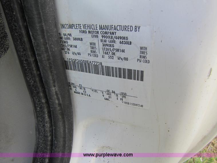 image for item A4692 1999 Ford F350 Super Duty pickup truck