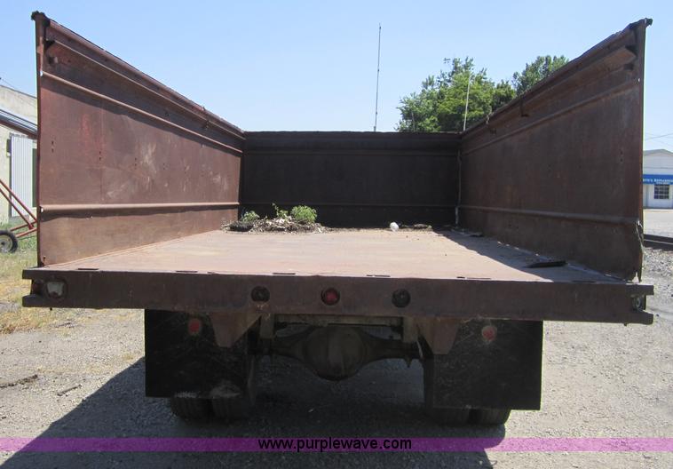 image for item A4795 1967 Ford F600 dump truck