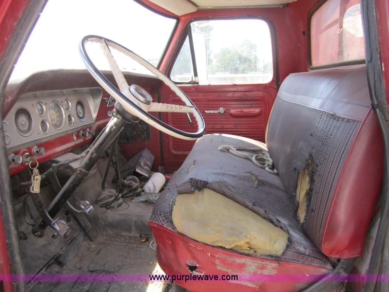 image for item A4795 1967 Ford F600 dump truck