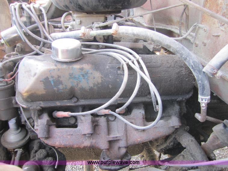 image for item A4795 1967 Ford F600 dump truck