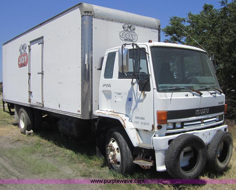 image for item A4796 1989 Isuzu FTR box truck