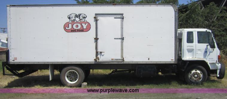 image for item A4796 1989 Isuzu FTR box truck