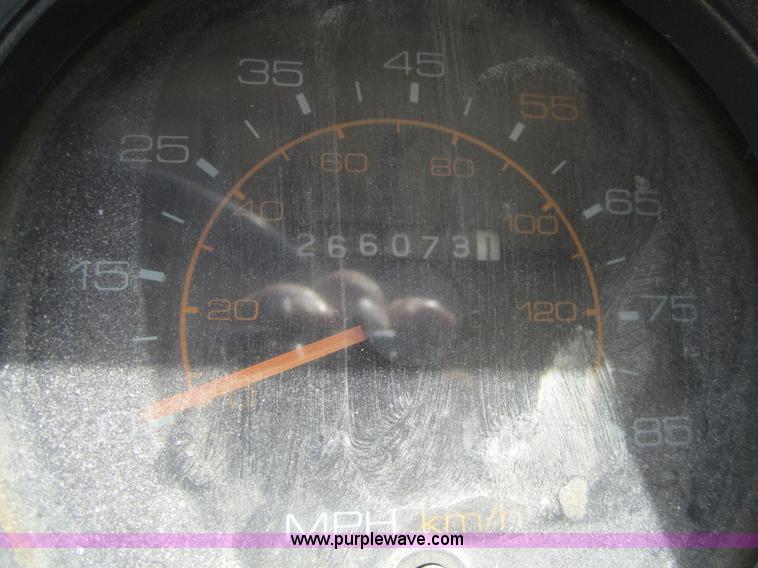 image for item A4796 1989 Isuzu FTR box truck