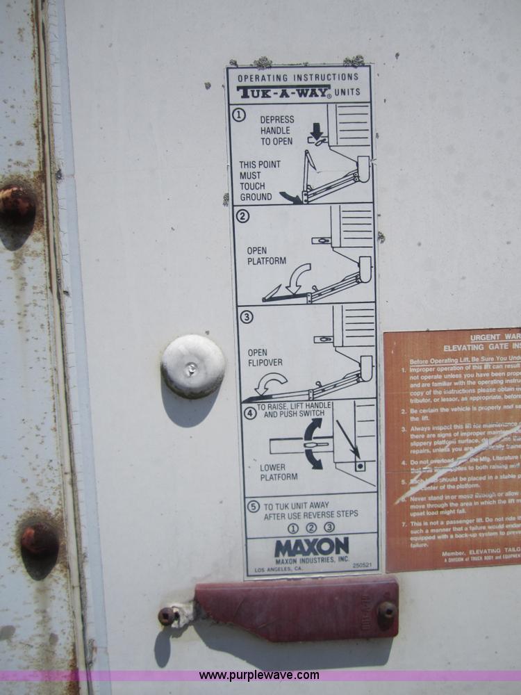 image for item A4796 1989 Isuzu FTR box truck