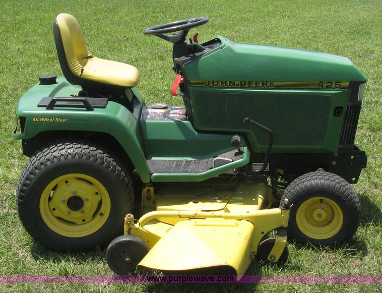 image for item A9499 John Deere 425 lawn tractor