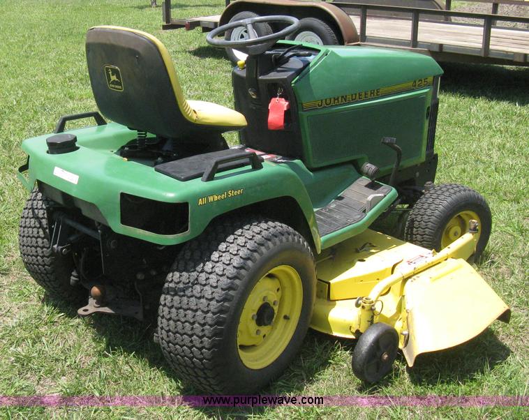image for item A9499 John Deere 425 lawn tractor