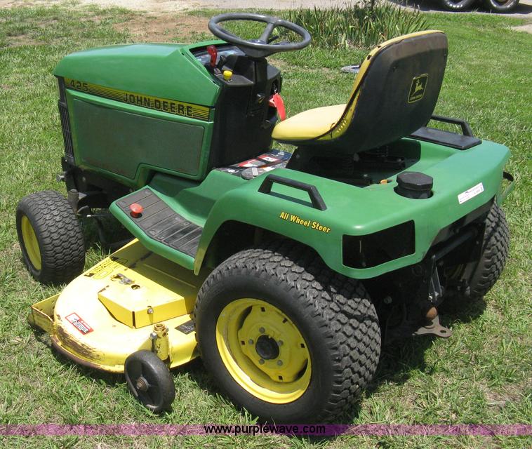 image for item A9499 John Deere 425 lawn tractor