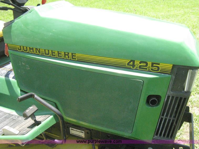 image for item A9499 John Deere 425 lawn tractor