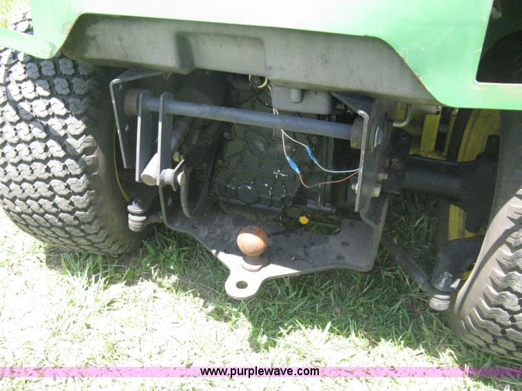 image for item A9499 John Deere 425 lawn tractor