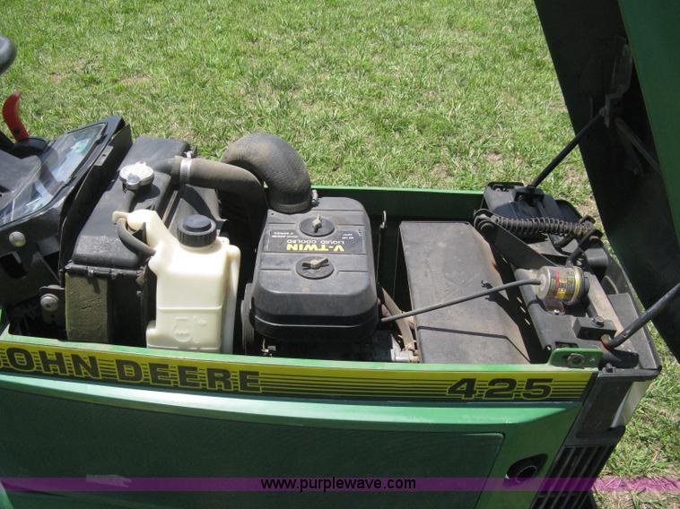 image for item A9499 John Deere 425 lawn tractor
