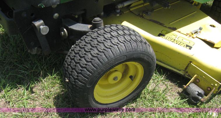 image for item A9499 John Deere 425 lawn tractor