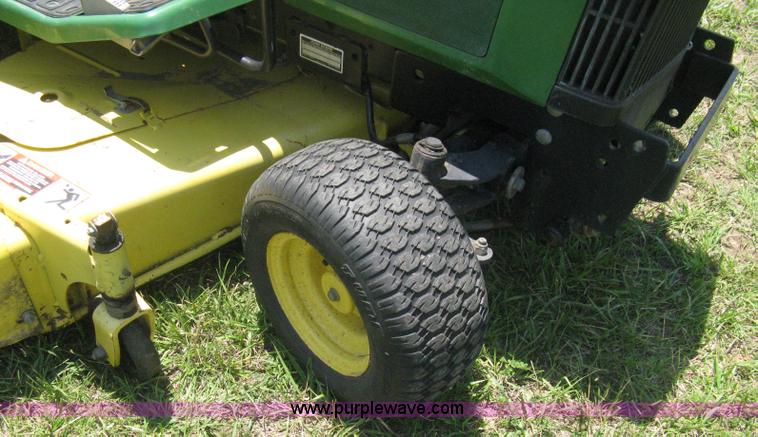 image for item A9499 John Deere 425 lawn tractor