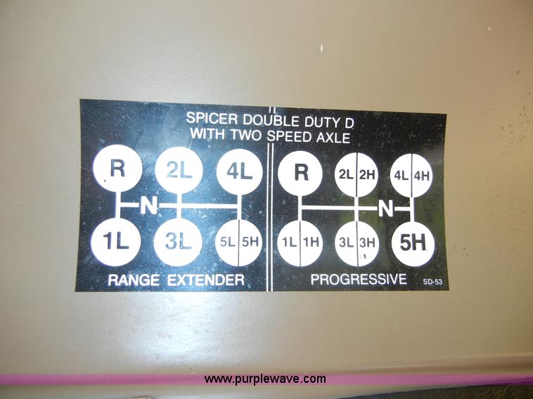 image for item 2353 1986 International S1754 bucket truck