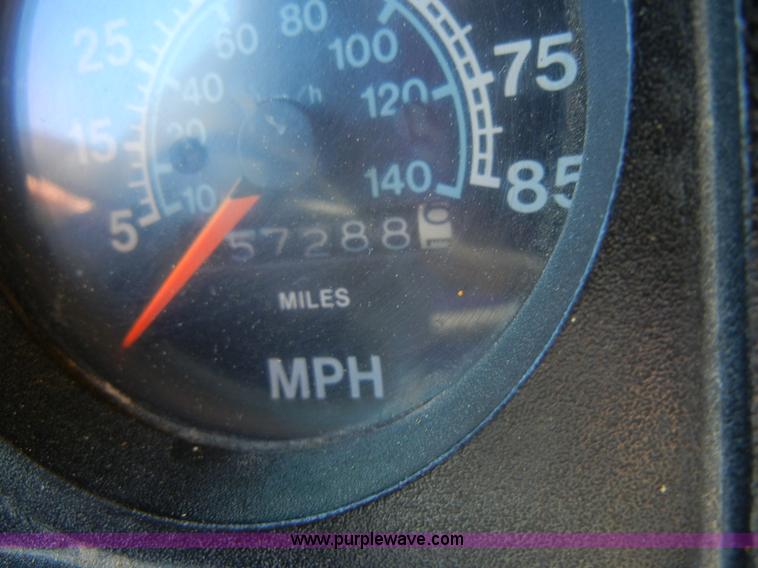 image for item 2353 1986 International S1754 bucket truck