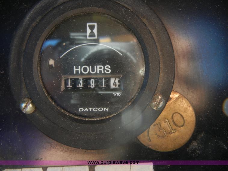 image for item 2353 1986 International S1754 bucket truck