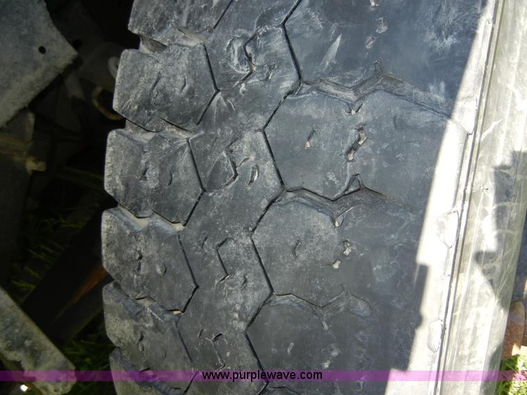 image for item 2353 1986 International S1754 bucket truck