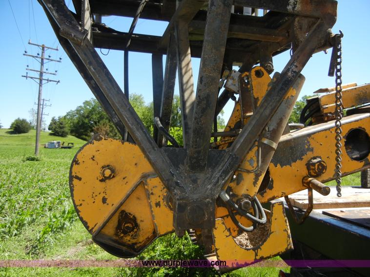 image for item 2353 1986 International S1754 bucket truck