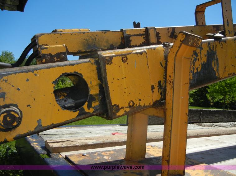 image for item 2353 1986 International S1754 bucket truck