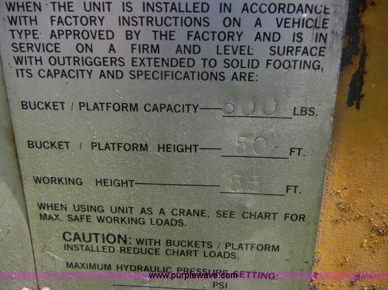 image for item 2353 1986 International S1754 bucket truck