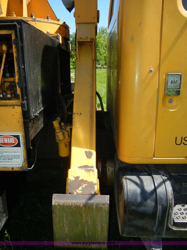 image for item 2353 1986 International S1754 bucket truck