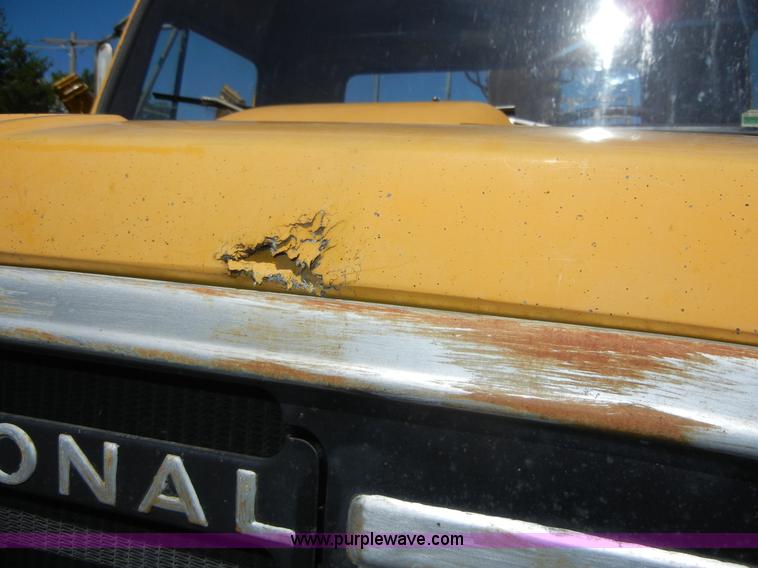 image for item 2353 1986 International S1754 bucket truck