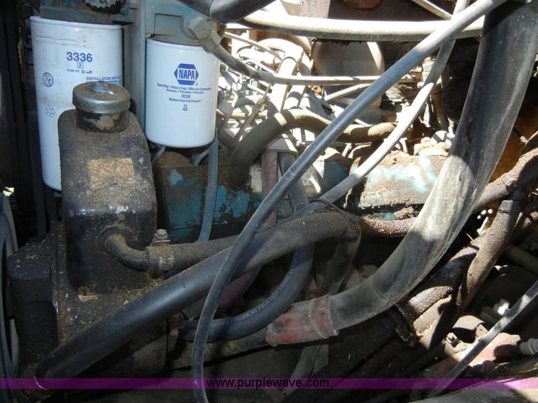 image for item 2353 1986 International S1754 bucket truck