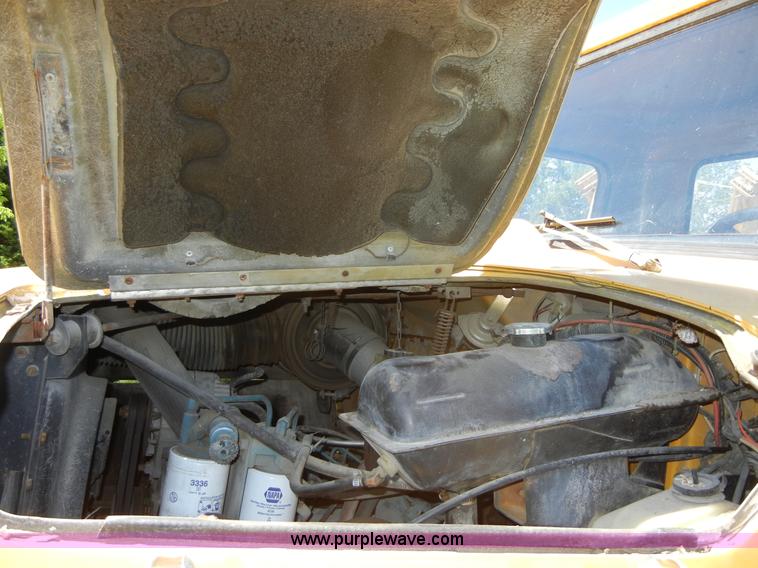 image for item 2353 1986 International S1754 bucket truck