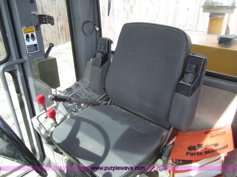 image for item 3082 1996 Champion 720A motor grader