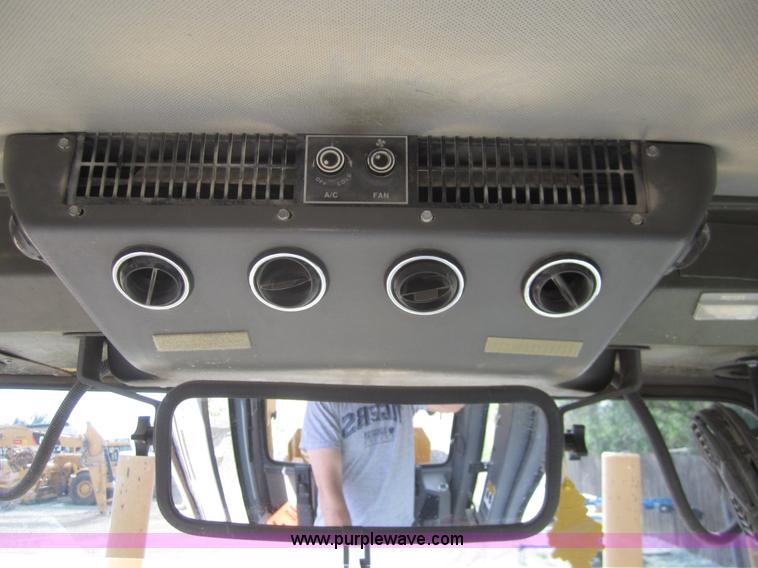 image for item 3082 1996 Champion 720A motor grader