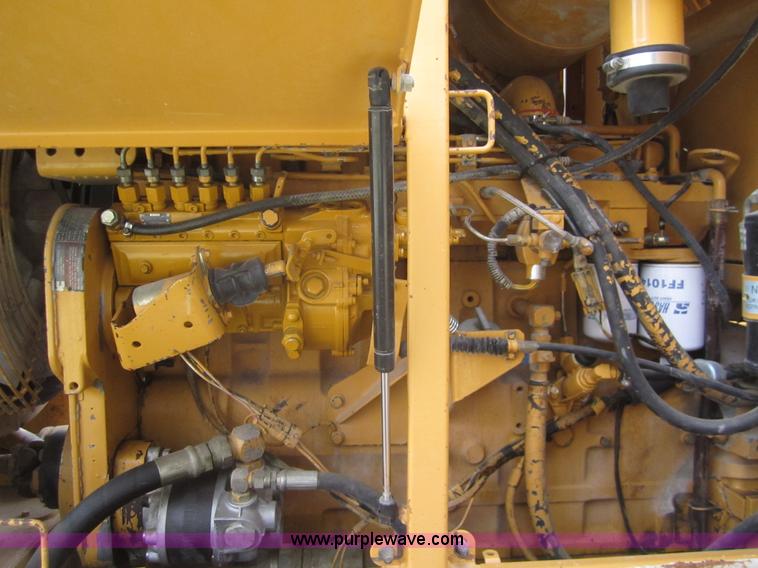 image for item 3082 1996 Champion 720A motor grader