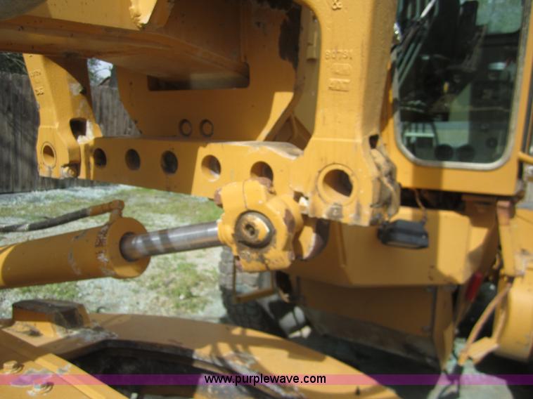 image for item 3082 1996 Champion 720A motor grader