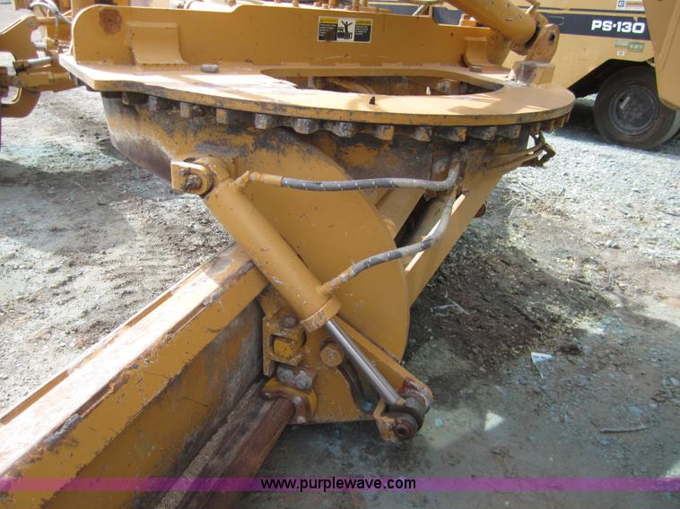 image for item 3082 1996 Champion 720A motor grader