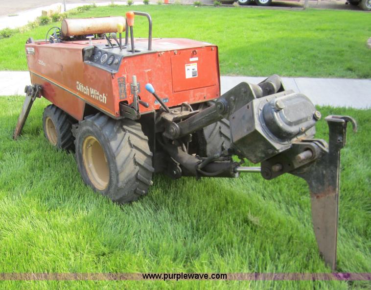 image for item 3177 Ditch Witch 255SX vibratory plow