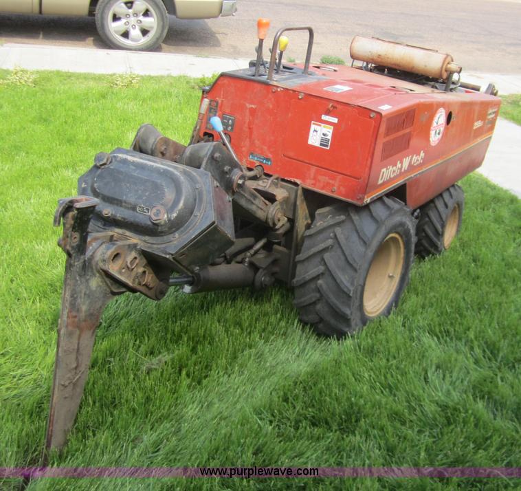 image for item 3177 Ditch Witch 255SX vibratory plow