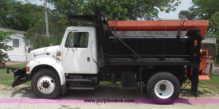 image for item 5396 2000 International 4700 dump truck