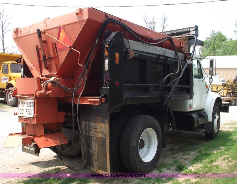 image for item 5396 2000 International 4700 dump truck