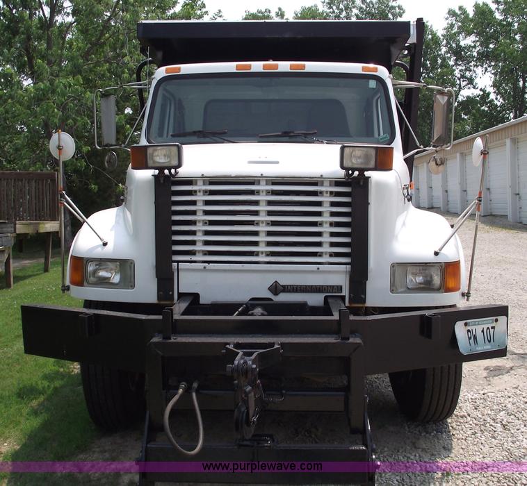 image for item 5396 2000 International 4700 dump truck