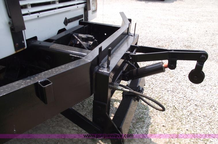 image for item 5396 2000 International 4700 dump truck