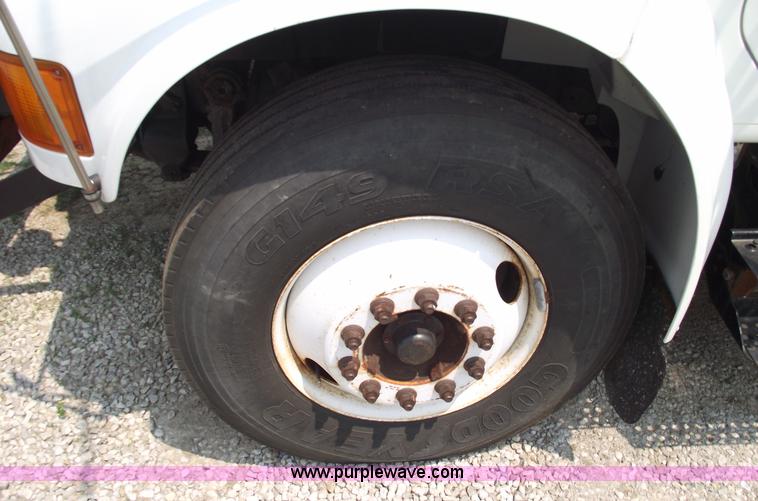 image for item 5396 2000 International 4700 dump truck