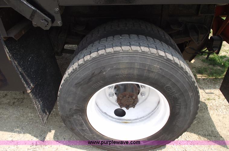 image for item 5396 2000 International 4700 dump truck