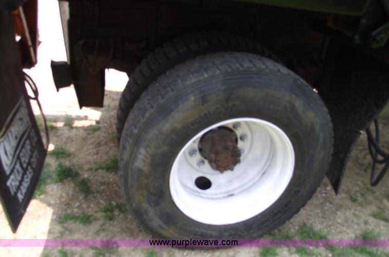 image for item 5396 2000 International 4700 dump truck