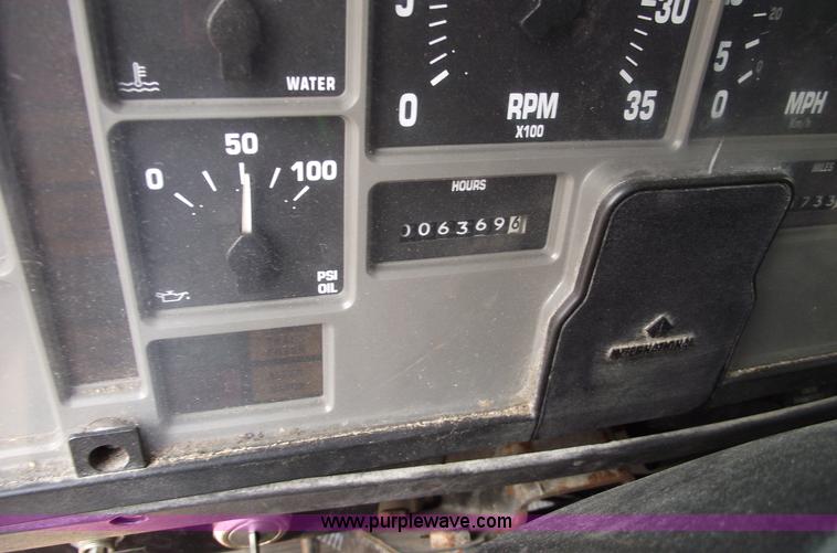 image for item 5396 2000 International 4700 dump truck