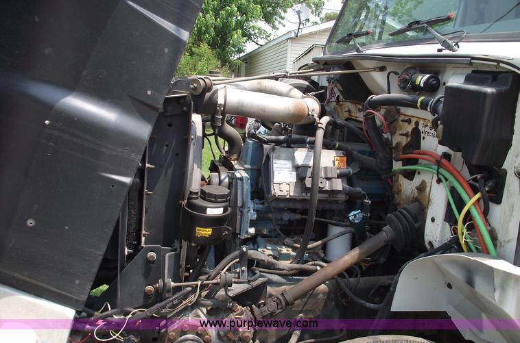 image for item 5396 2000 International 4700 dump truck