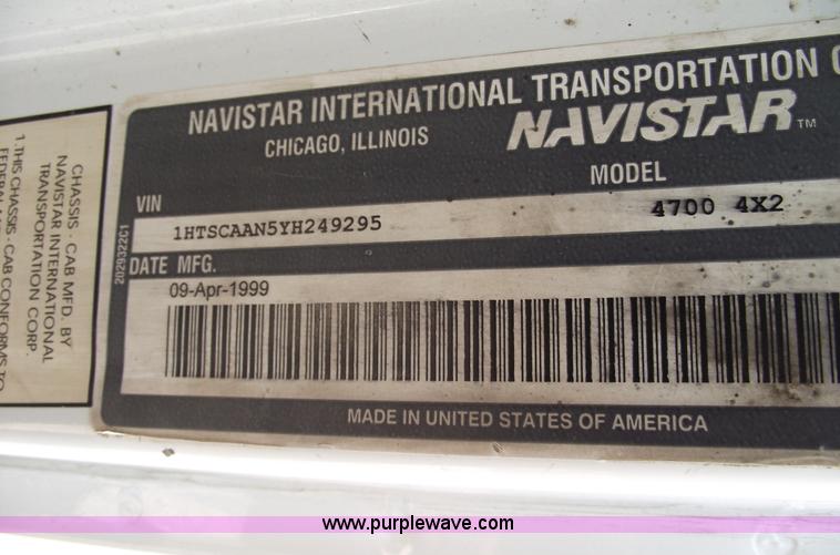 image for item 5396 2000 International 4700 dump truck