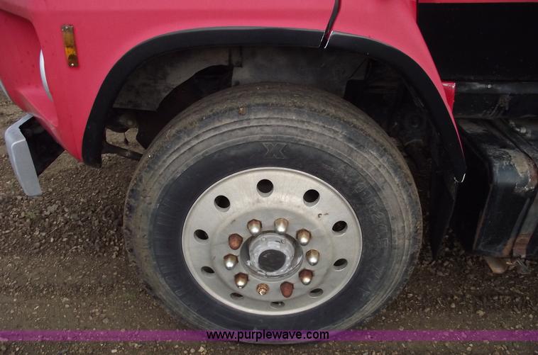 image for item 5407 1987 Ford LS9000 dump truck