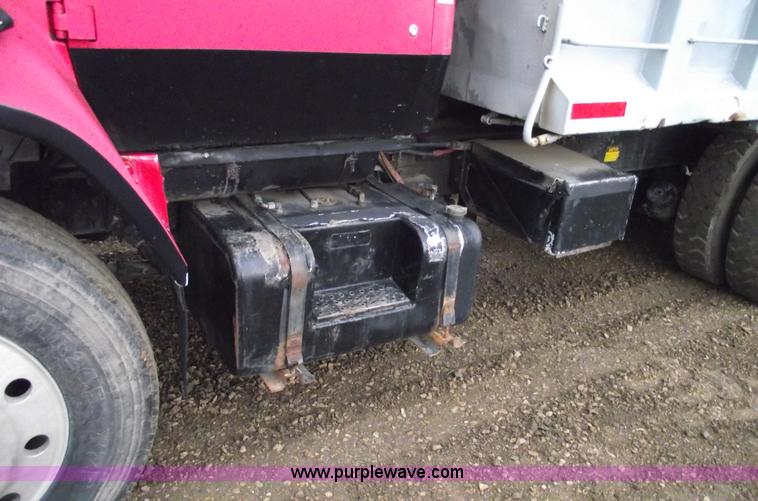 image for item 5407 1987 Ford LS9000 dump truck