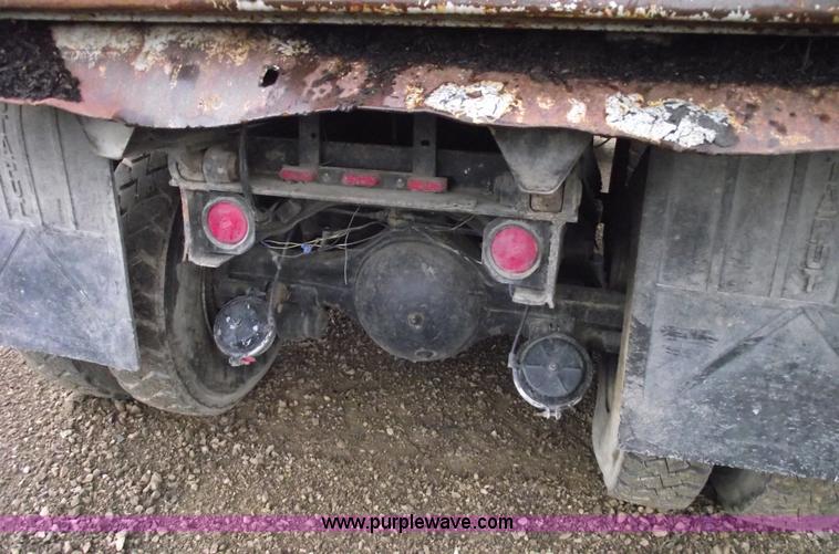 image for item 5407 1987 Ford LS9000 dump truck