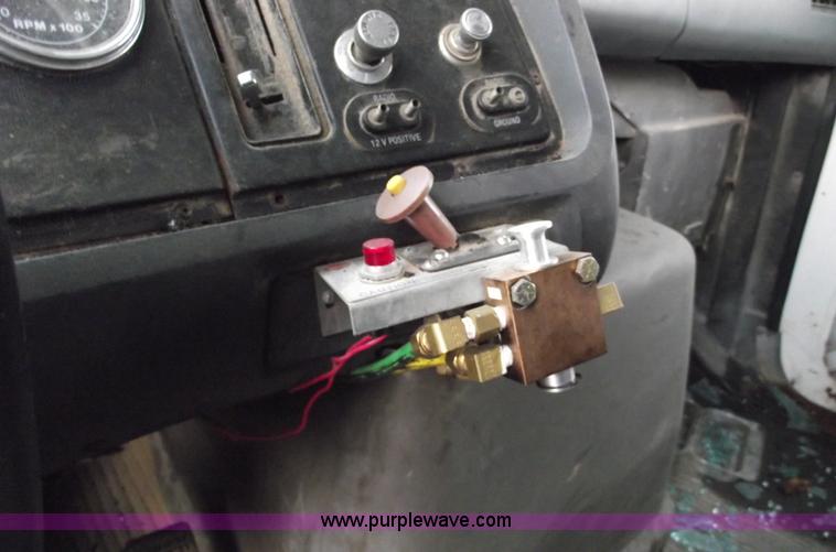 image for item 5407 1987 Ford LS9000 dump truck