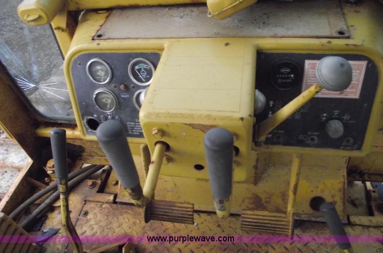 image for item 5408 Caterpillar D5B dozer