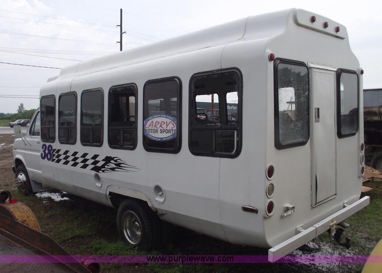 image for item 5413 1982 Ford E350 bus